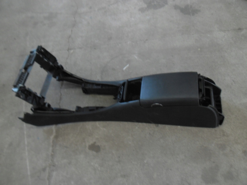 MERCEDES CLS W219 2009 TUNEL SRODKOWY A219E800050