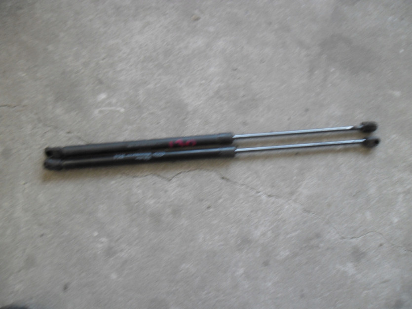 HYUNDAI I30 2010 SILOWNIKI AMORTYZATORY KLAPY TYL