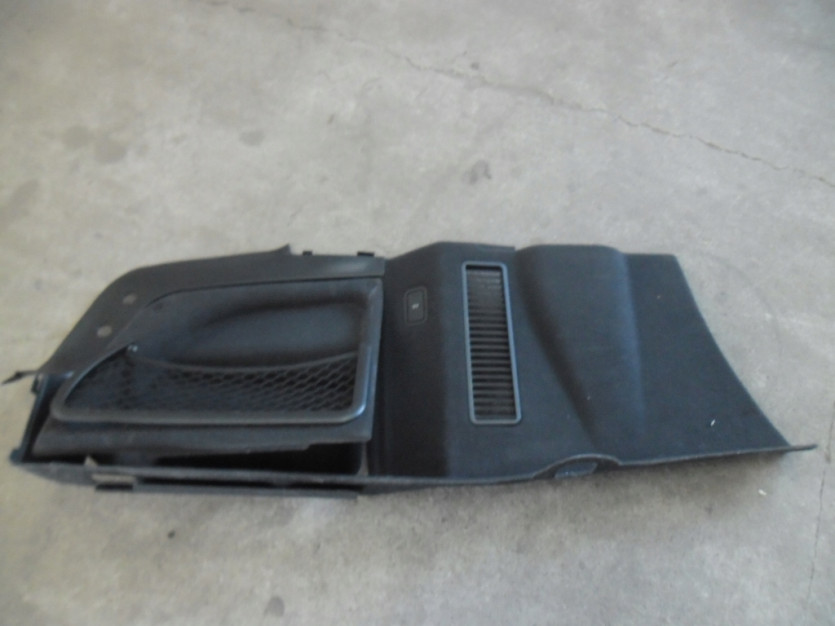 AUDI A8 D3 4E 4.2FSI OBUDOWA BOCZEK BAGAZNIKA LEWY