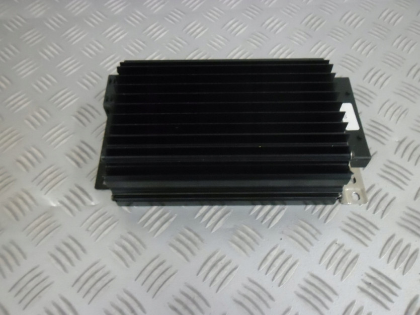 AUDI A8 D3 4E 4.2 FSI WZMACNIACZ BOSE 4E0035223A