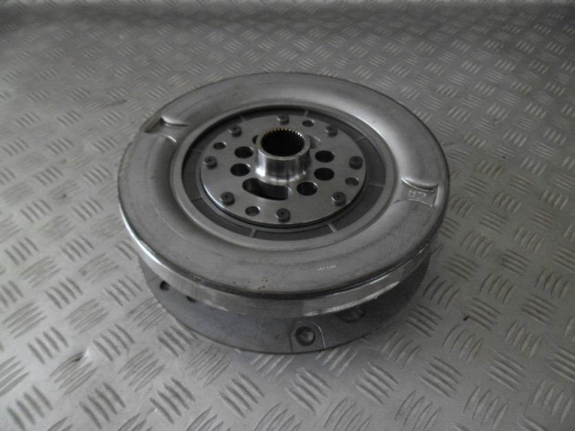 AUDI Q7 4M 2 II KOLO DWUMASOWE E - TRON 0501331955