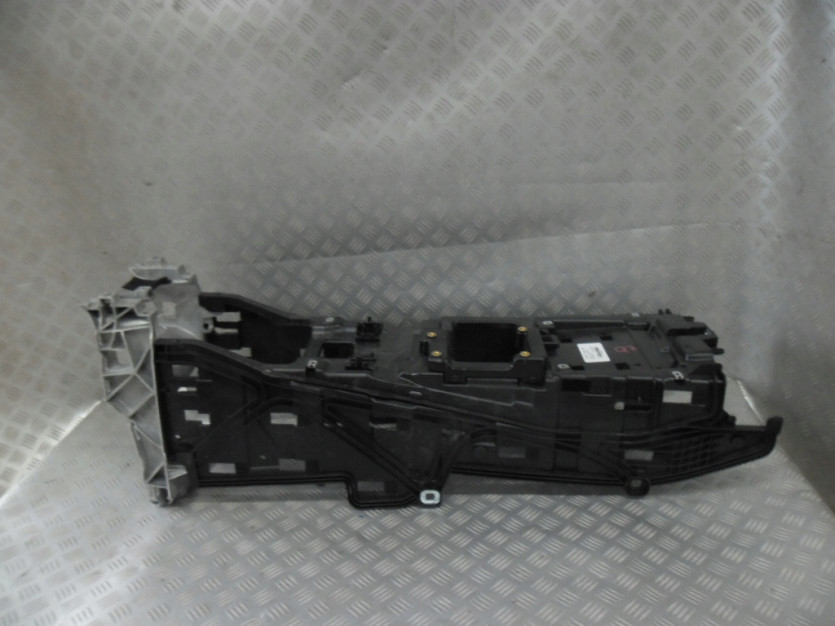 AUDI Q7 4M 2 II STELAZ TUNELU 4M0863243