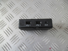 AUDI Q7 4M 2 II PORT USB AUX 4M0035724A