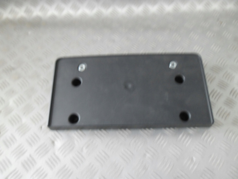 AUDI Q7 4M 2 II PODKLADKA TABLICY 4M0807287D