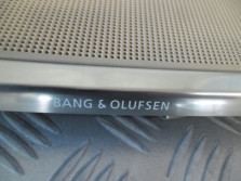 AUDI A8 D4 4H LIFT OSLONA GLOSNIKA B&O BH9