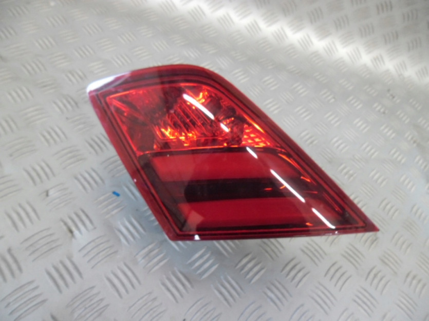 PEUGEOT 308 LIFT 2017 LAMPA TYL TYLNA PRAWA