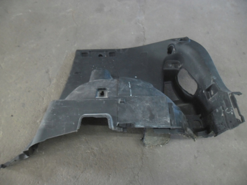 TOYOTA VERSO R2 2011 BOCZEK BAGAZNIKA PRAWY