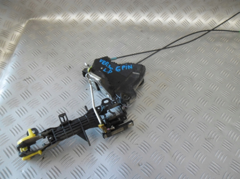 TOYOTA VERSO R2 2011 ZAMEK DRZWI LEWY PRZOD 6 PIN