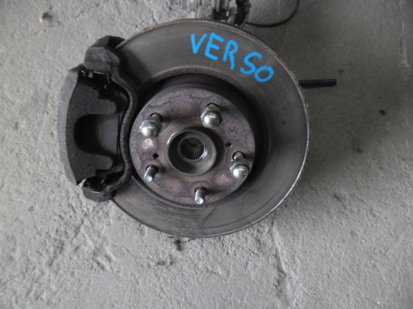 TOYOTA VERSO R2 2011 ZWROTNICA LEWA PRZOD