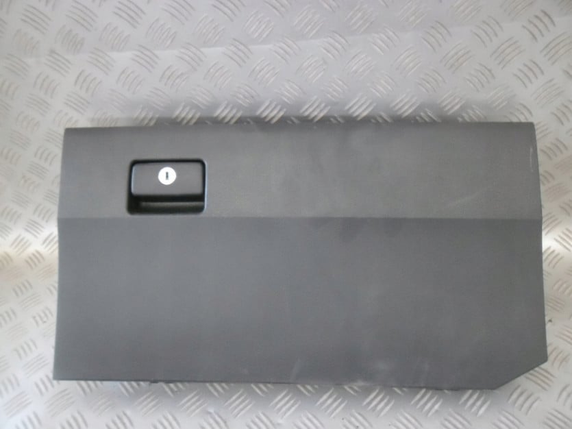 TOYOTA VERSO R2 2011 SCHOWEK POLKA DESKI
