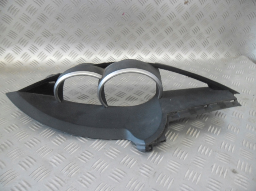TOYOTA VERSO R2 2011 OBUDOWA ZEGAROW LICZNIKA