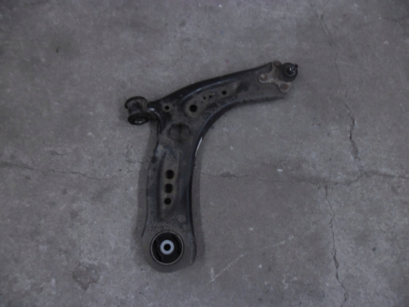 VW GOLF 7 VII 5G WAHACZ PRAWY PRZOD 5Q0407152J