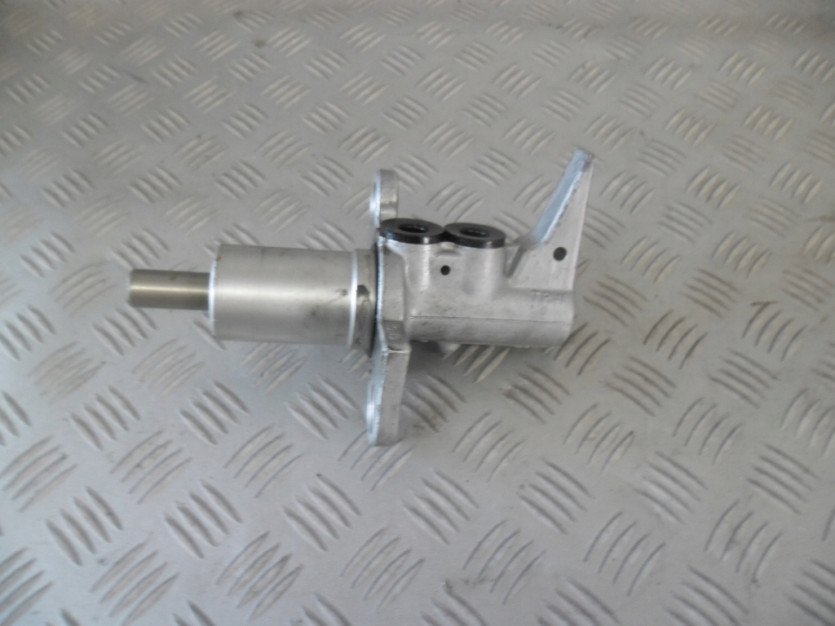 AUDI A8 D4 4H LIFT POMPA HAMULCOWA