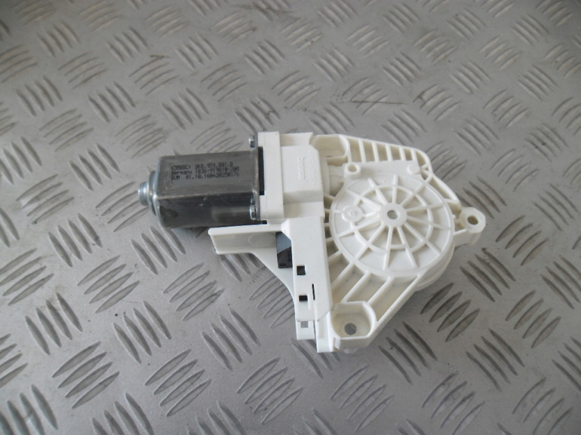 AUDI A8 D4 4H LIFT SILNIK SZYBY LEWY 8K0959801B