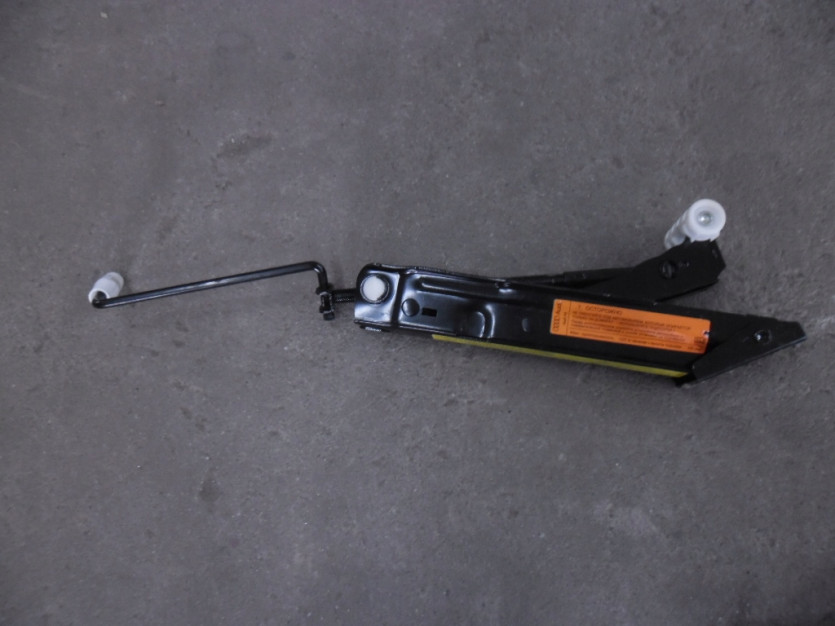 AUDI A8 D4 4H LIFT LEWAREK PODNOSNIK