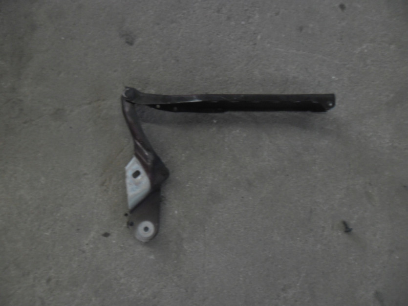 AUDI A8 D4 4H LIFT ZAWIAS MASKI PRAWY 4H0823302L