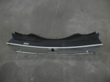 AUDI A8 D4 4H LIFT OSLONA PASA BAGAZNIKA TYL