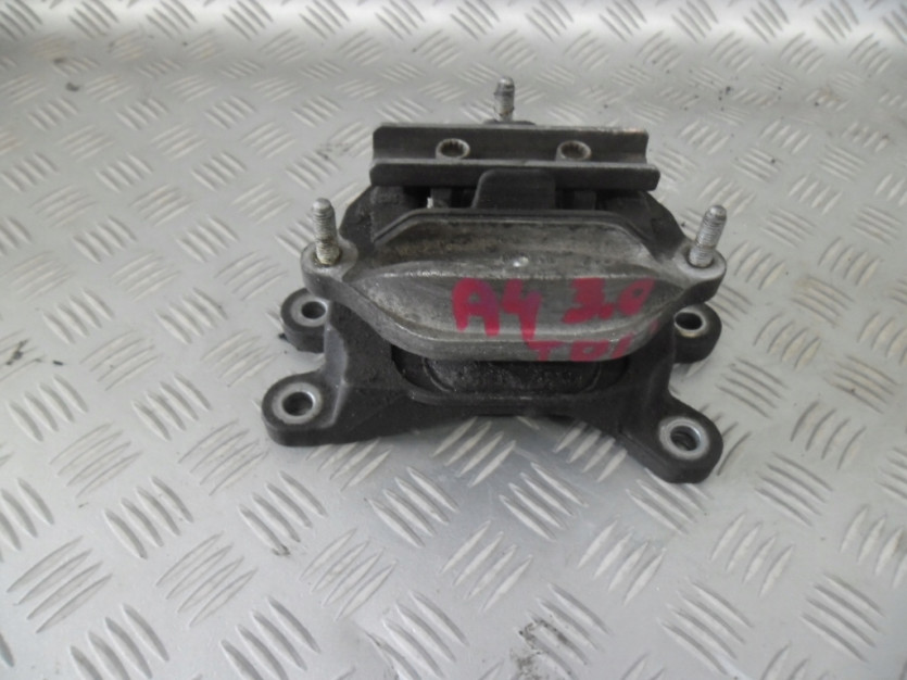 AUDI A4 8K B8 LAPA WSPORNIK 3.0 TDI 8K0399151