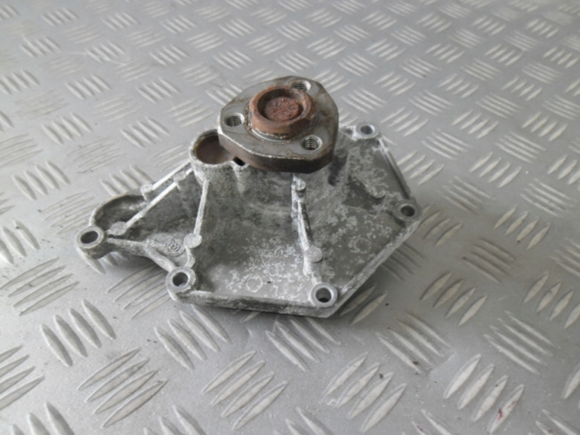 AUDI A4 B7 8E 2006 KOMBI POMPA WODY 06E121005D