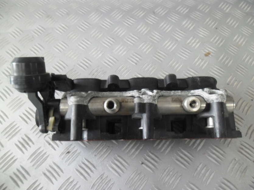 AUDI A4 B7 8E KOLEKTOR SSACY LISTWA WTRYSKOWA LEWA