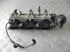 AUDI A4 B7 8E KOLEKTOR SSACY LISTWA WTRYSKOWA PRAW
