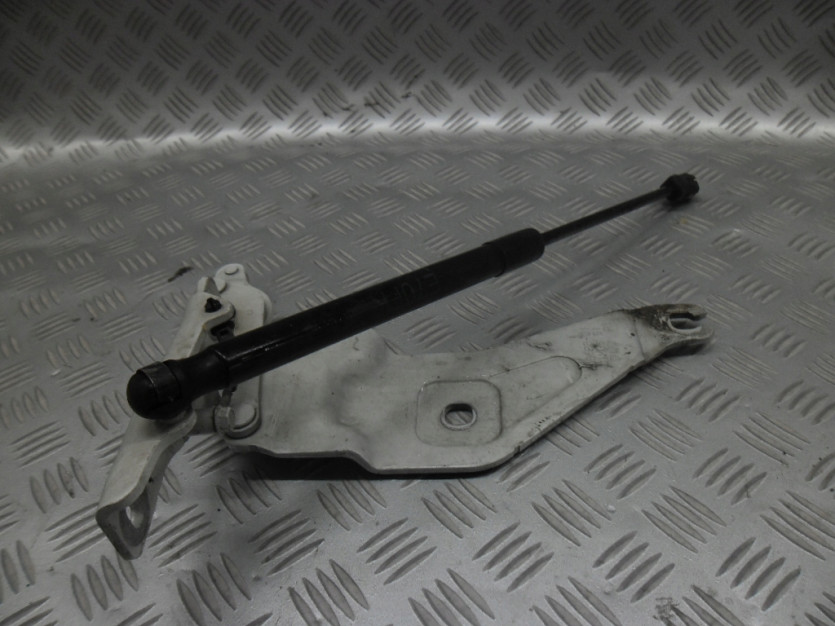BMW X5 E70 ZAWIAS MASKI PRAWY 7208628