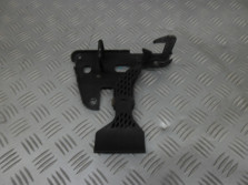 AUDI A4 B7 8E RYGIEL ZAMEK MASKI 8E0823480E