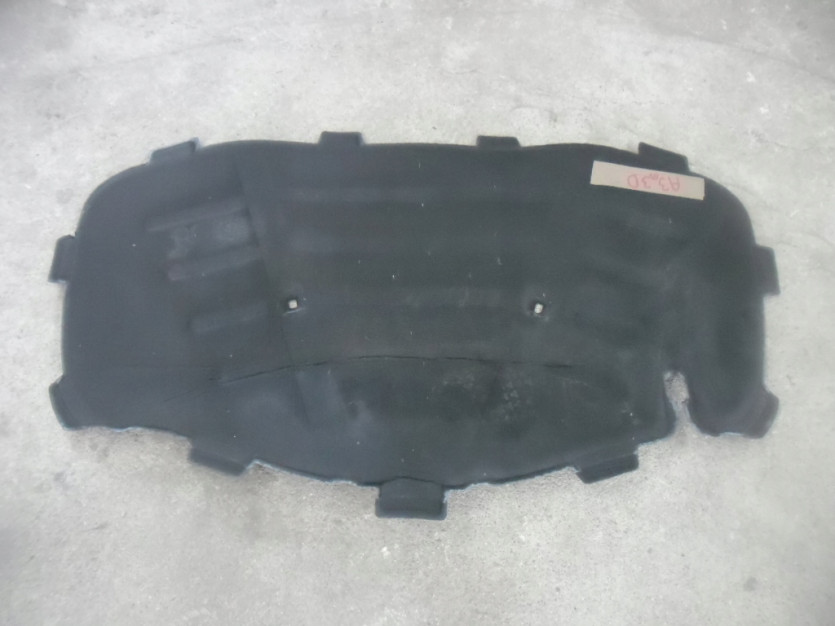 AUDI A3 8V 2015 WYGLUSZENIE MASKI 8V0
