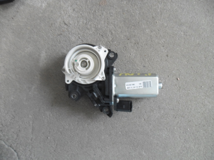 AUDI A8 4H D4 SILNIK DOCIGANIA ZAMKA 4F0837060