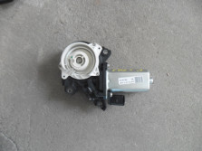 AUDI A8 4H D4 SILNIK DOCIGANIA ZAMKA 4F0837060