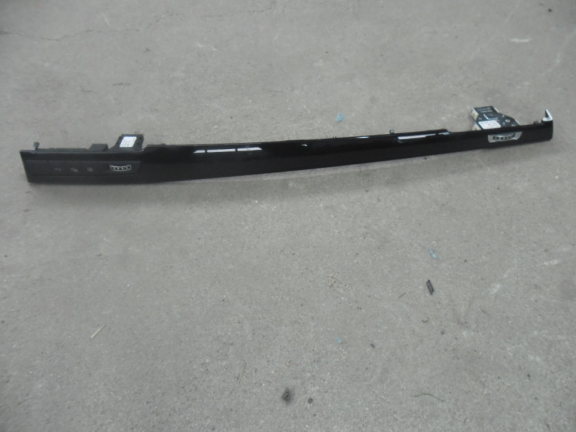 AUDI A8 4H D4 LIFT LISTWA PRAWA DESKI 4H1853192