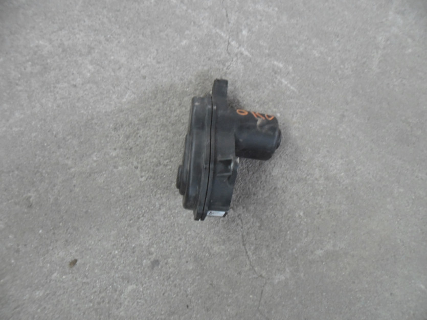 AUDI A4 A5 8K SILNIK HAMULCA TYL 32335478E