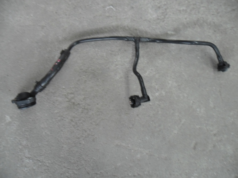 AUDI A4 8W TFSI PRZEWOD PODCISNIENIA 8W0121081AN