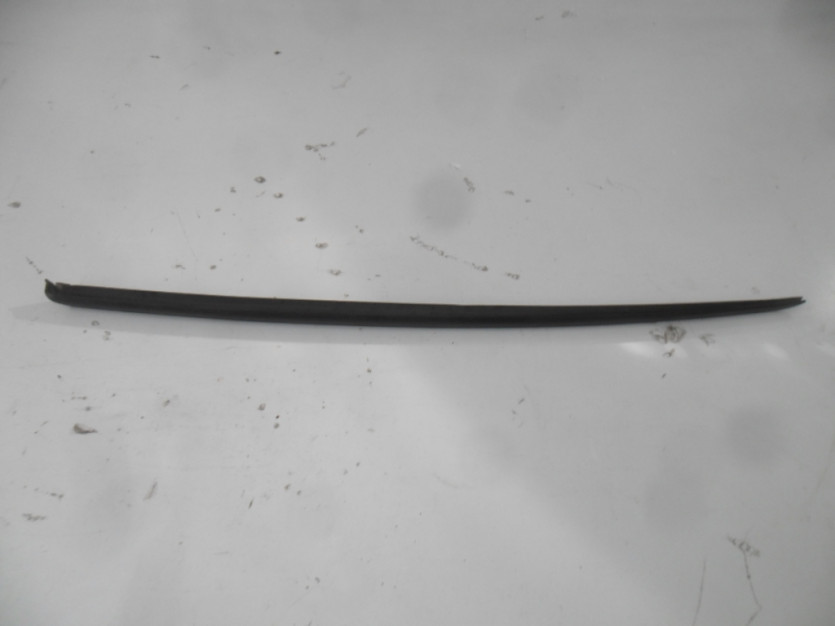 AUDI A5 S5 8W F5 LISTWA SZYBY LEWA 8W6854327