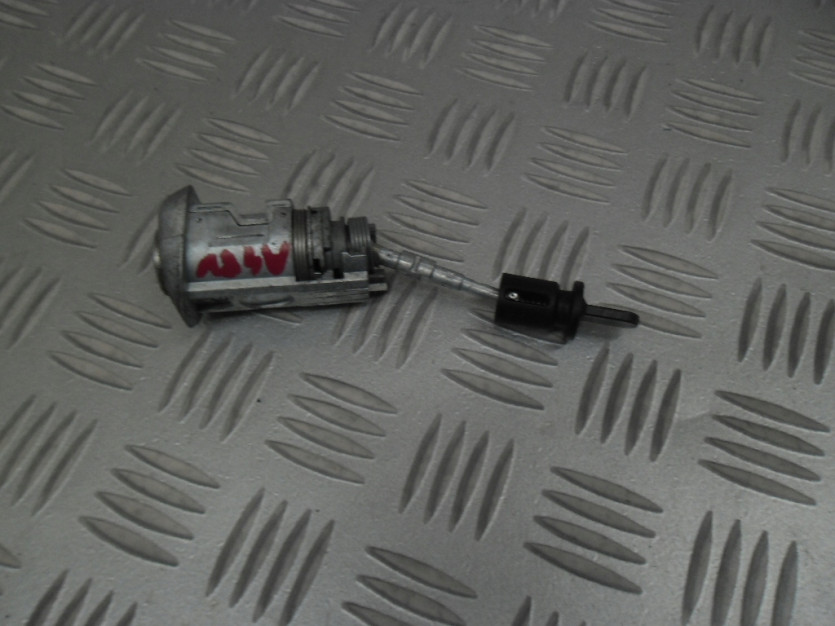 AUDI A4 8W B9 SEDAN 2.0 TFSI ZAMEK WKLADKA DRZWI