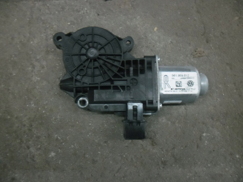 VW PASSAT B7 USA SILNIK SZYBY PRAWY TYL 561959812