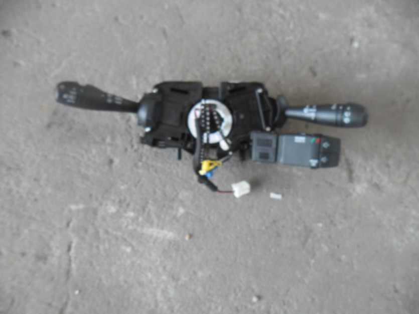 RENAULT CAPTUR 2015 PRZELACZNIK ZESPOLONY