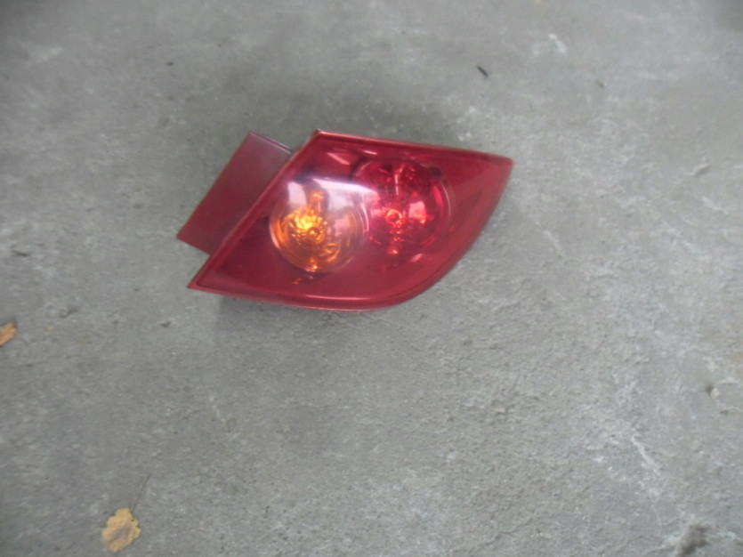 MAZDA 3 III LAMPA PRAWA TYL TYLNA