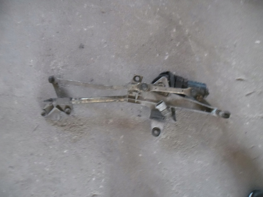 MECHANIZM WYCIERACZEK RENAULT LAGUNA I 1