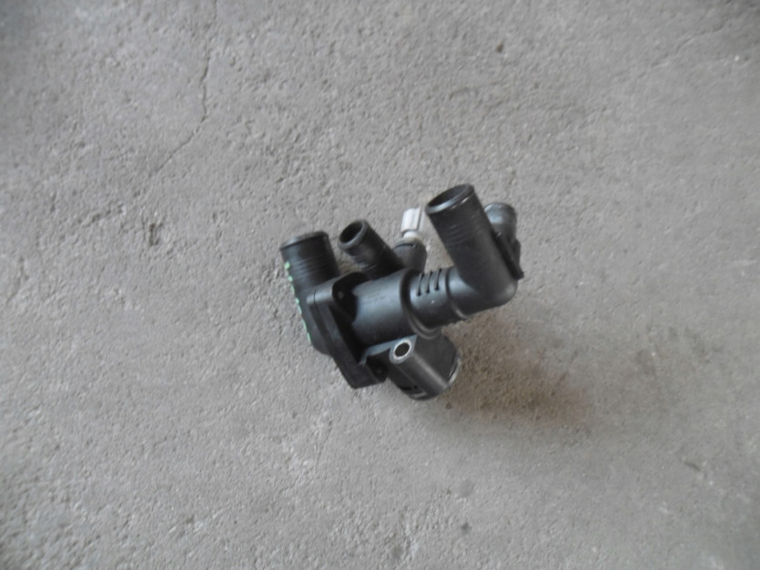 FORD TRANSIT CUSTOM OBUDOWA TERMOSTATU BK2Q8A586AB