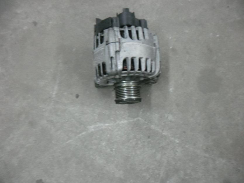 RENAULT CAPTUR 1.5 DCI CLIO ALTERNATOR 231007865R