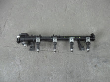 FORD FOCUS 1.6 16V MK3 LISTWA WTRYSKOWA VP8A6U-KB
