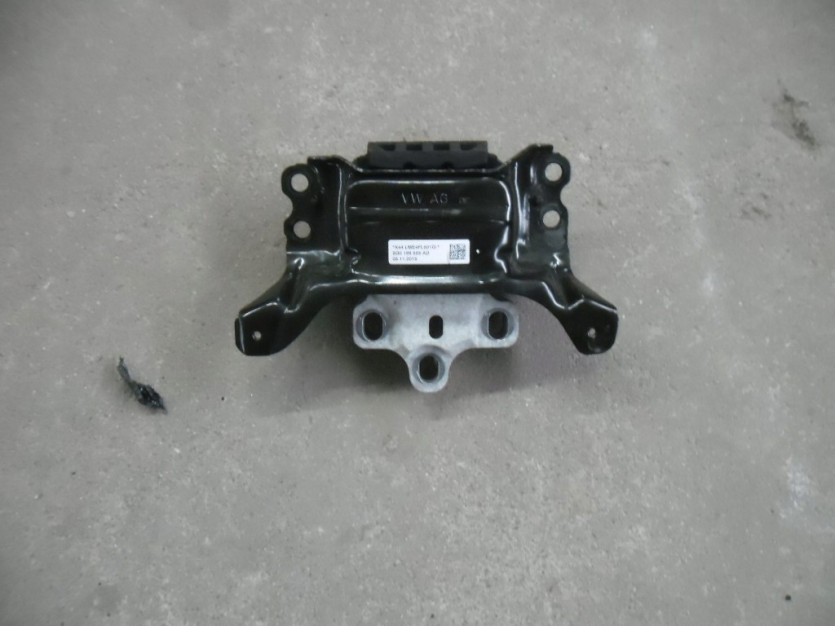 AUDI A3 8V 2.0 TFSI PODUSZKA SKRZYNI 5Q0199555AD