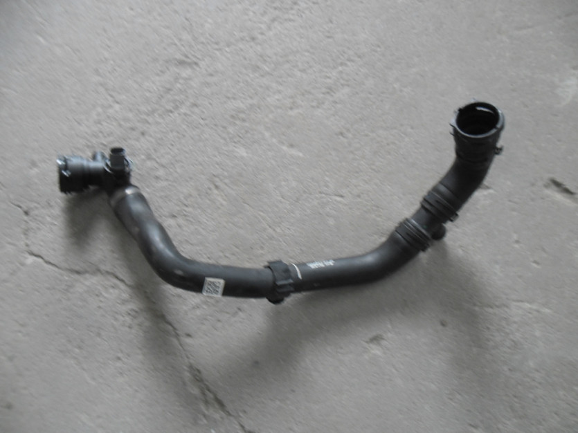 AUDI A4 8W TFSI RURA KOLANO WODY