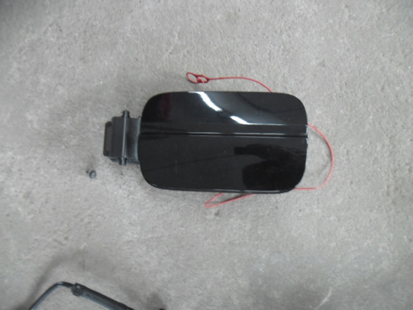 AUDI A4 8W B9 KLAPKA WLEWU PALIWA 8W0809906