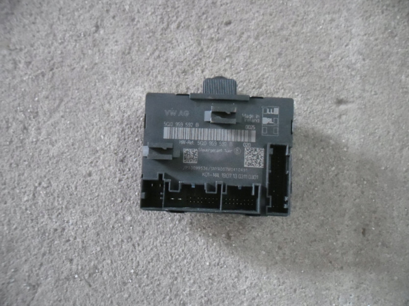 AUDI A3 8V CABRIO MODUL DRZWI PRAWY 5Q0959592B
