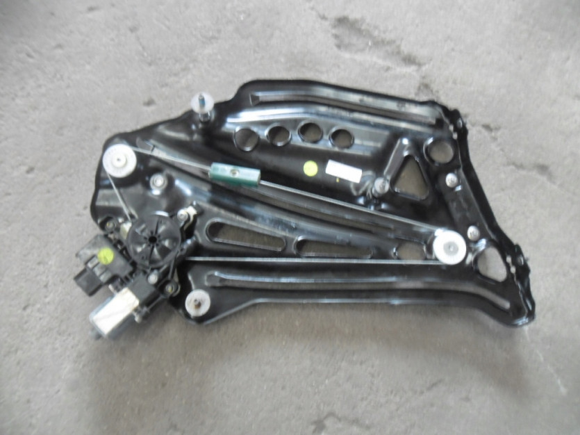 AUDI A3 8V CABRIO PODNOSNIK SZYBY LEWY 8V7839397