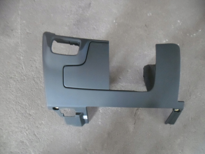 AUDI A3 8V SEDAN OSLONA POD KIEROWNICE 8V5880301B