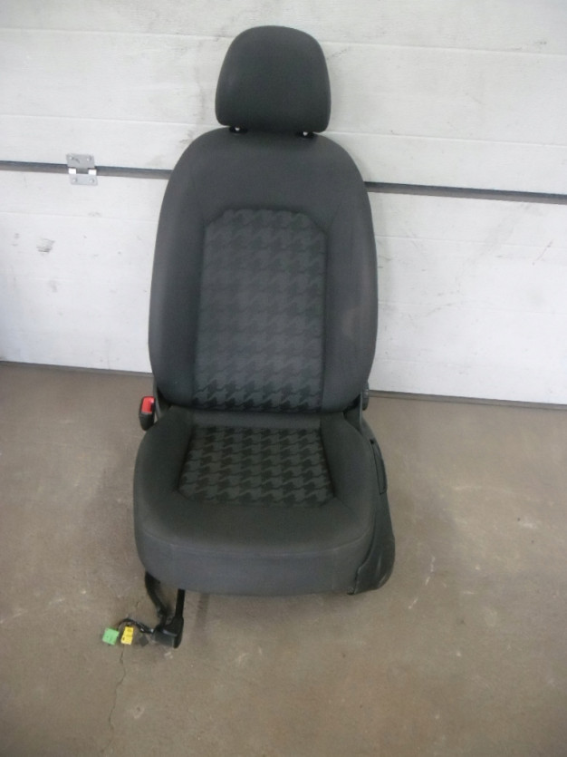AUDI A3 8V 2015 FOTEL LEWY KIEROWCY GRZANY