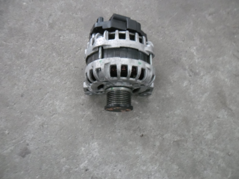 RENAULT CLIO 4 IV 0.9 TCE ALTERNATOR 231008593R